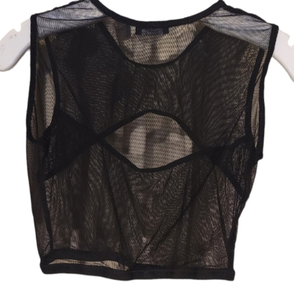 SHEER MESH PEEKABOO OPENING CROP SLEEVELESS CAMI/TOP BLACK XSMALL. - Picture 3 of 8
